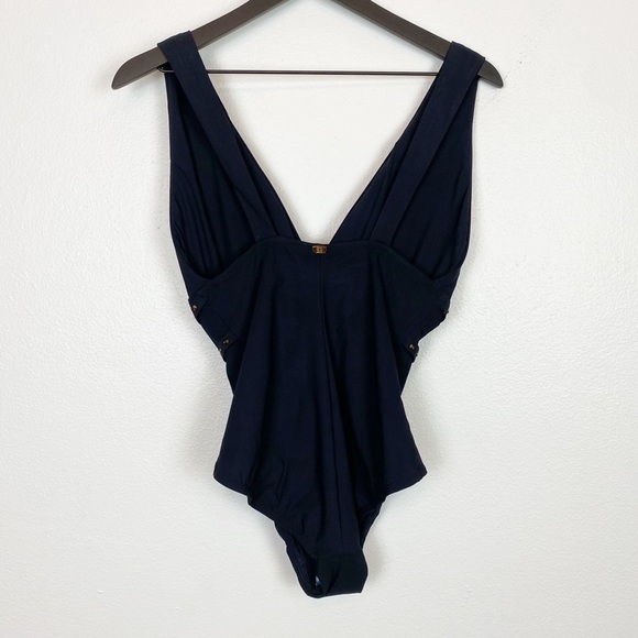 New! Amoressa Romancing The Stone Lupita Plunge Stud Waist One Piece Swimsuit - Picture 5 of 7